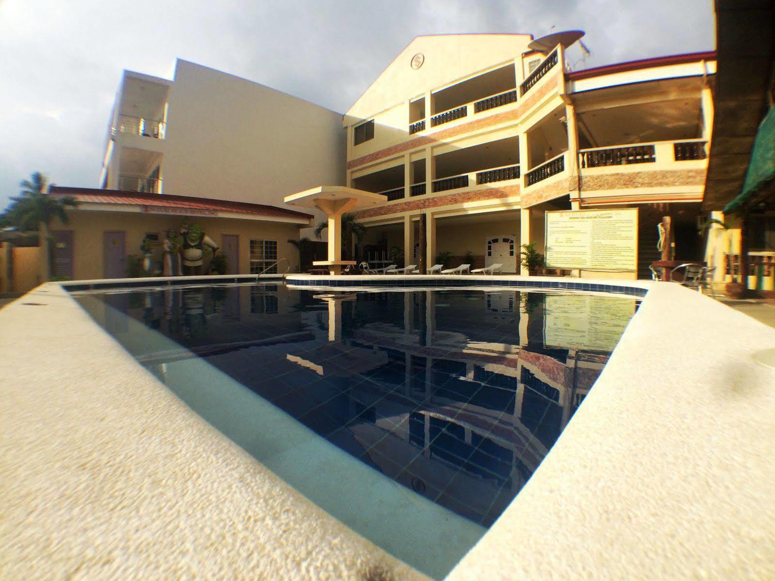 Suzuki Beach Hotel اولونجابو المظهر الخارجي الصورة